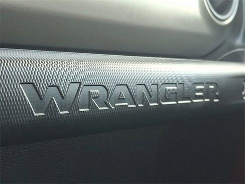 Used 2021 Jeep Wrangler Unlimited Sport image 29