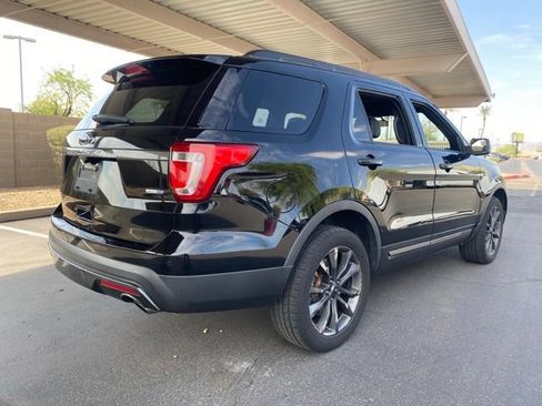 Used 2017 Ford Explorer XLT w/ Equipment Group 202A AWD/4WD image 3
