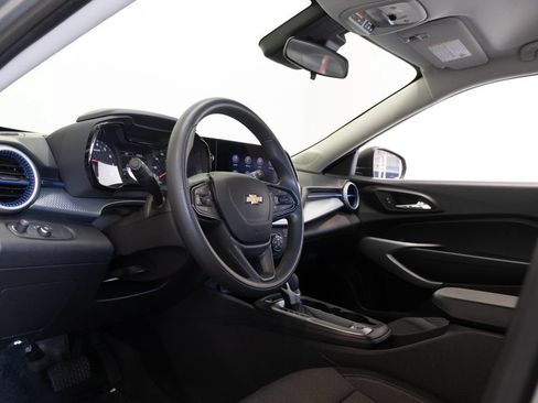 Used 2024 Chevrolet Trax LS w/ Driver Confidence Package FWD image 18