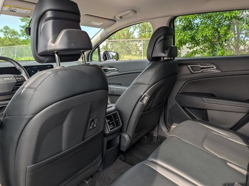 Used 2026 Kia Sportage EX FWD image 25