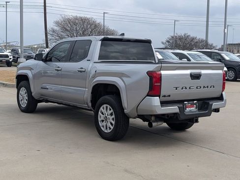 Used 2025 Toyota Tacoma SR5 image 9