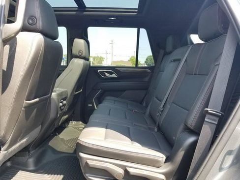 Used 2022 Chevrolet Tahoe RST w/ Luxury Package AWD/4WD image 17