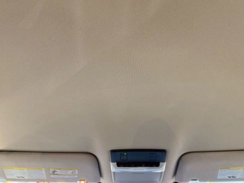 Used 2023 Nissan Pathfinder SL image 25