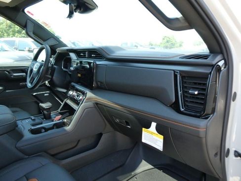 New 2026 GMC Sierra 1500 AT4 w/ AT4 Premium Package AWD/4WD image 11