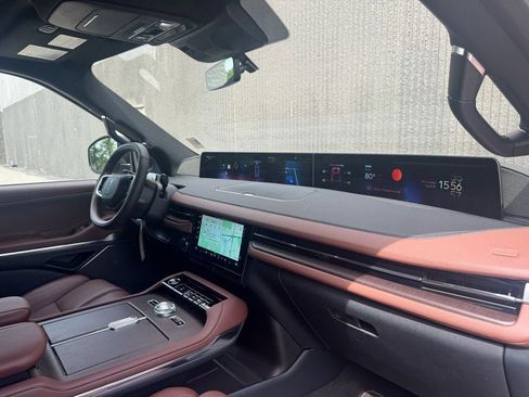 New 2025 Lincoln Navigator Reserve image 24