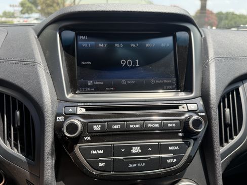 Used 2015 Hyundai Genesis 3.8 RWD image 22