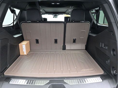 Used 2025 GMC Yukon XL Denali Ultimate w/ LPO, Floor Liner Package image 10