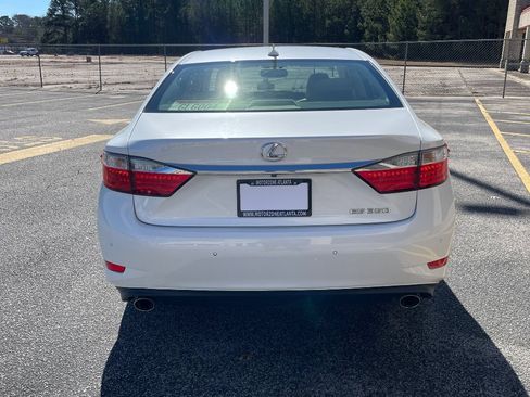 Used 2014 Lexus ES 350 w/ Luxury Package FWD image 5