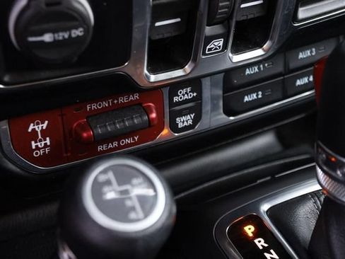 Used 2024 Jeep Wrangler Unlimited Rubicon 4xe AWD/4WD image 19