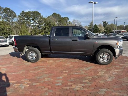Used 2024 RAM 2500 Tradesman w/ Chrome Appearance Group image 16