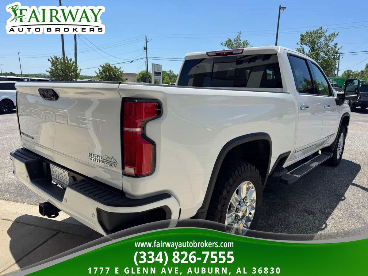 Used 2025 Chevrolet Silverado 2500 High Country w/ Technology Package AWD/4WD image 6