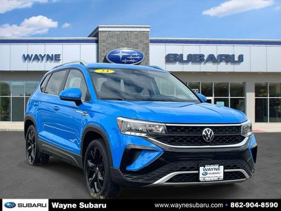 Used 2023 Volkswagen Taos SE w/ Black Wheel Package