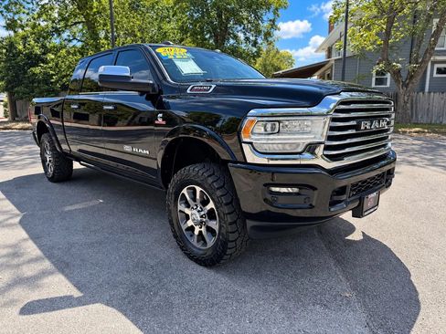 Used 2022 RAM 3500 Limited AWD/4WD image 3