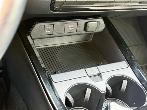 Certified 2023 Toyota Prius XLE FWD image 23