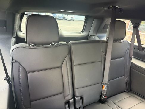 Used 2025 GMC Yukon XL Denali AWD/4WD image 25