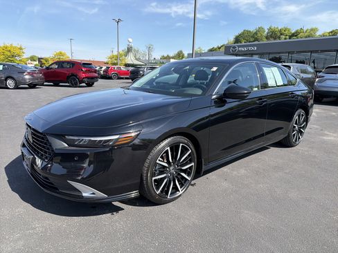 Used 2023 Honda Accord Touring image 4