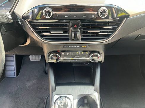 Used 2021 Ford Escape SE w/ Convenience Package FWD image 18