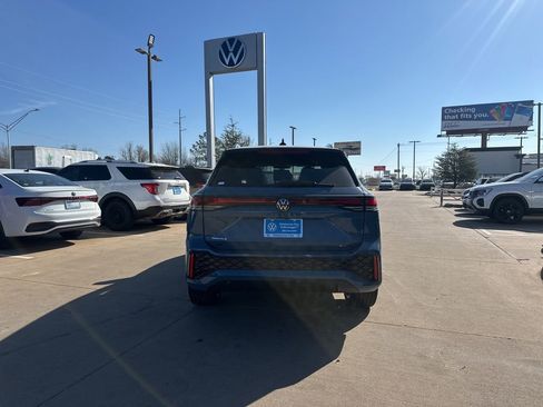 New 2026 Volkswagen Tiguan SE R-Line AWD/4WD image 6