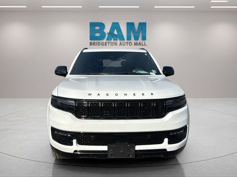 Used 2023 Jeep Wagoneer Series II image 2