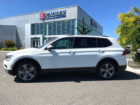 Used 2020 Volkswagen Tiguan SEL w/ 3rd Row Seat Package AWD/4WD image 60