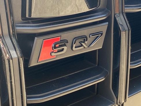 Used 2022 Audi SQ7 Prestige w/ Prestige Package image 4