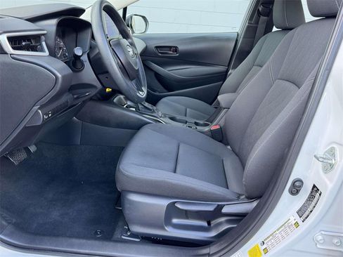 Used 2025 Toyota Corolla LE image 19
