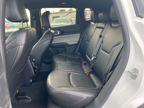 Used 2025 Jeep Compass Limited image 27