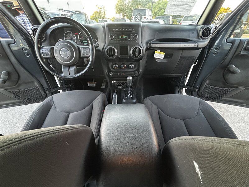 Used 2017 Jeep Wrangler Unlimited Sport w/ Connectivity Group AWD/4WD image 19