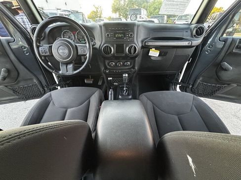 Used 2017 Jeep Wrangler Unlimited Sport w/ Connectivity Group AWD/4WD image 19