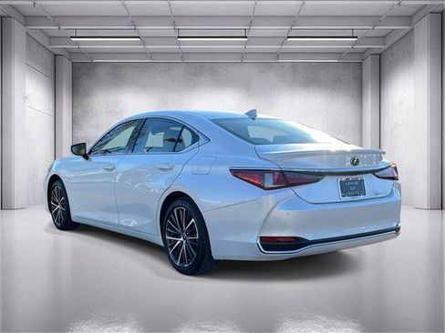 Certified 2025 Lexus ES 300h 300h image 5