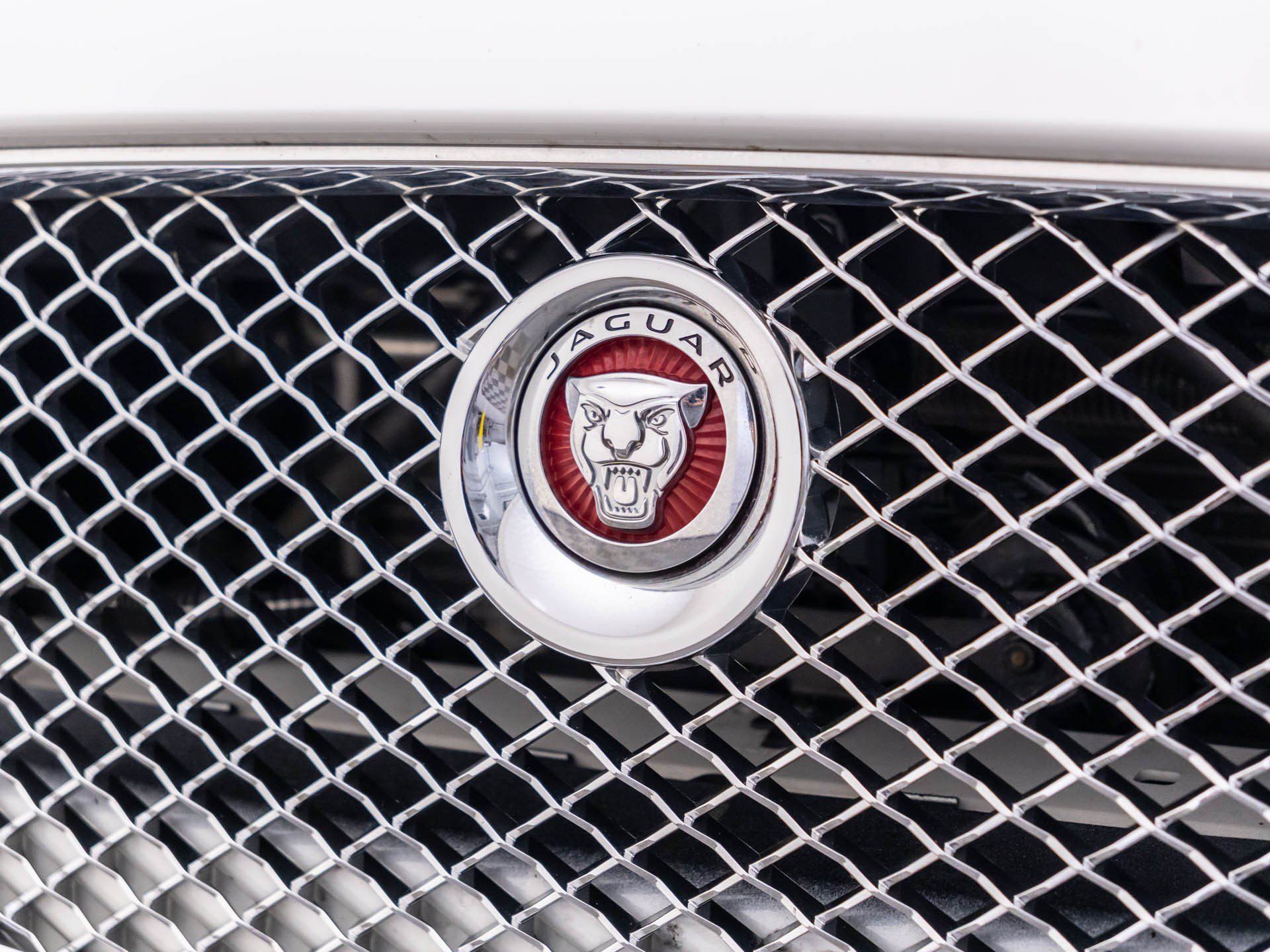 Used 2015 Jaguar XJ AWD image 45