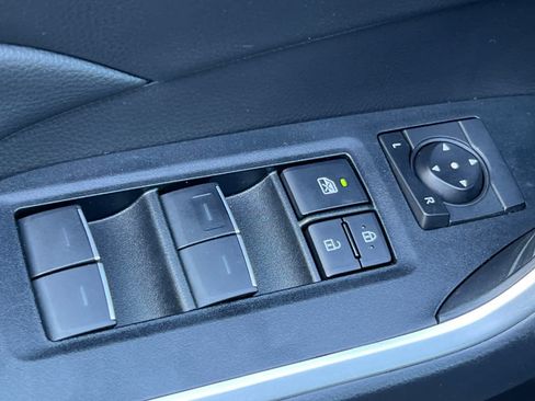 Used 2025 Toyota RAV4 XLE FWD image 13