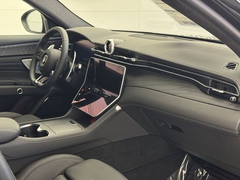 New 2025 Maserati Grecale Modena image 44