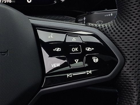 Used 2024 Volkswagen Golf R image 23