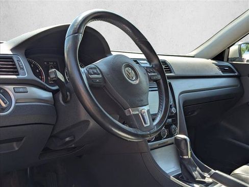 Used 2014 Volkswagen Passat 1.8T SE FWD image 9