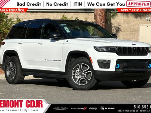 New 2023 Jeep Grand Cherokee Trailhawk w/ Advanced Protech Group II AWD/4WD image 1