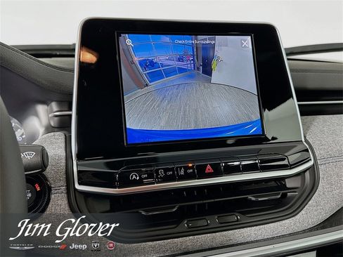 New 2026 Jeep Compass Latitude image 32