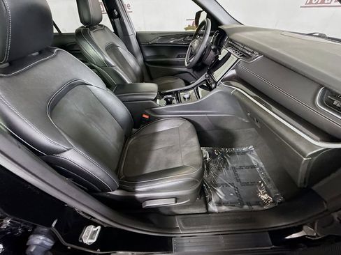 Used 2023 Jeep Grand Cherokee Altitude image 30