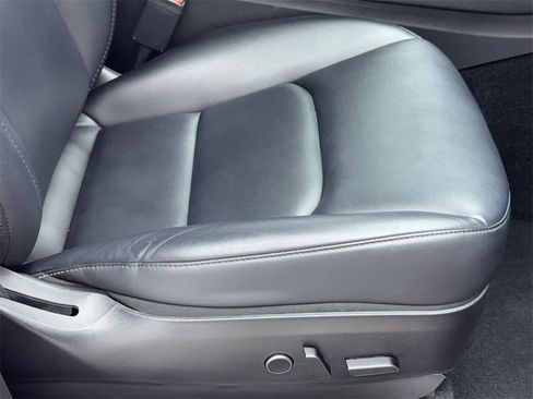 Used 2021 Tesla Model Y Long Range image 49