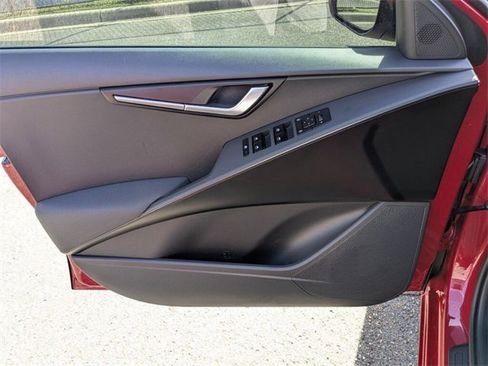 Used 2024 Kia Niro LX image 27