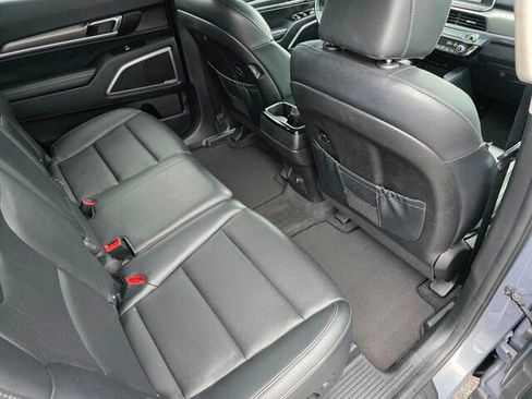 Used 2022 Kia Telluride LX image 33
