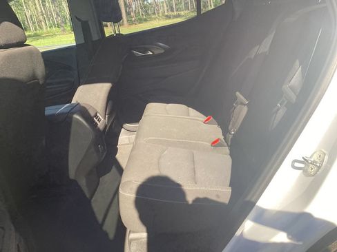 Used 2024 GMC Terrain SLE FWD image 15