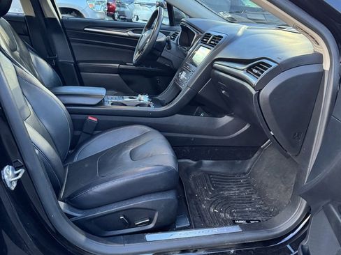 Used 2020 Ford Fusion Titanium image 14