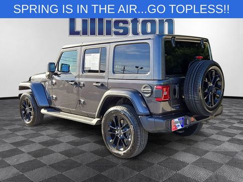 Used 2025 Jeep Wrangler Unlimited Sahara AWD/4WD image 6