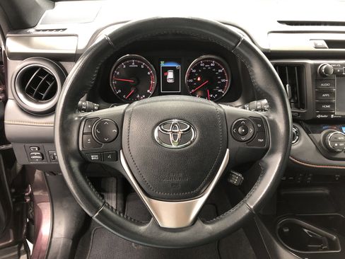 Used 2016 Toyota RAV4 SE image 18