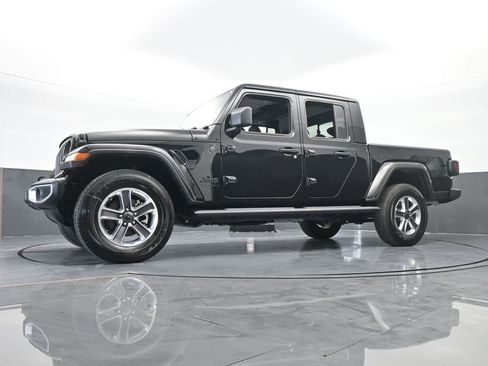 Used 2024 Jeep Gladiator Sport w/ Premium Package image 53