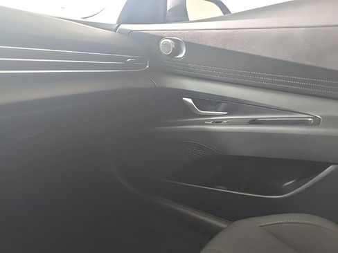 Used 2024 Hyundai Elantra SE image 21