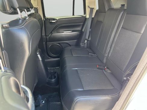 Used 2015 Jeep Compass Latitude AWD/4WD image 27