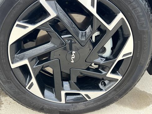 Used 2024 Kia Sportage SX image 12