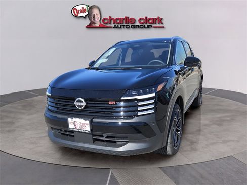 New 2026 Nissan Kicks SR image 1